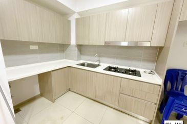 Gravit8 @ Klang South