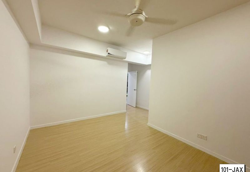 Gravit8 @ Klang South