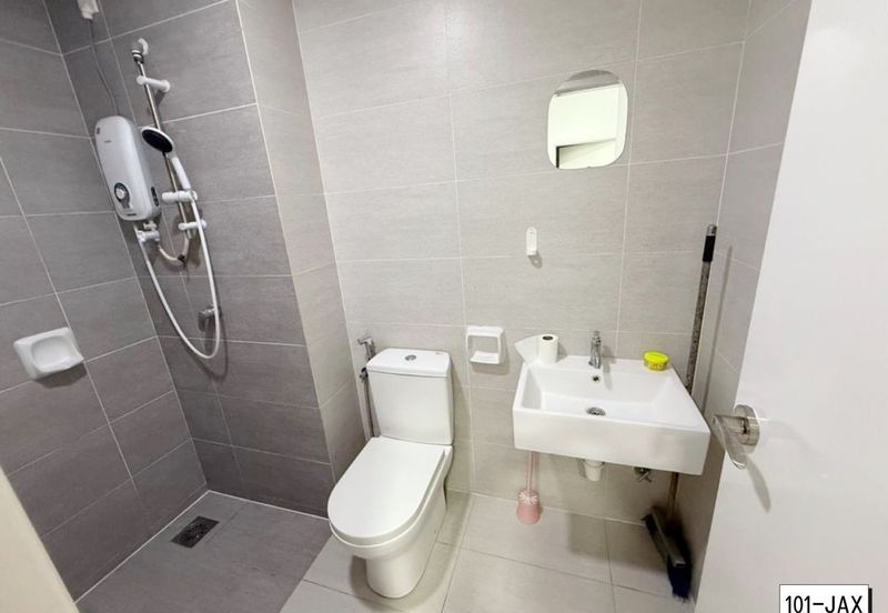 Gravit8 @ Klang South