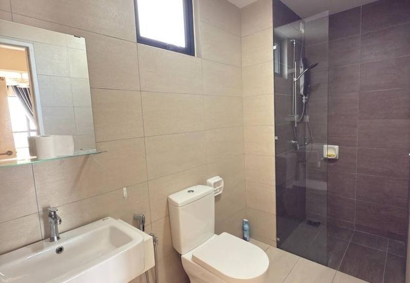 Gravit8 @ Klang South