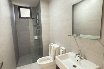 Gravit8 @ Klang South