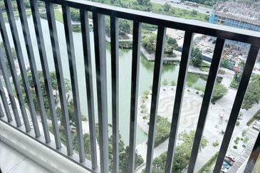 Gravit8 @ Klang South