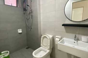 Gravit8 @ Klang South