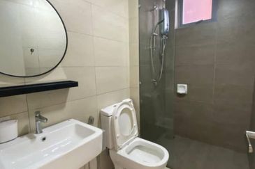 Gravit8 @ Klang South