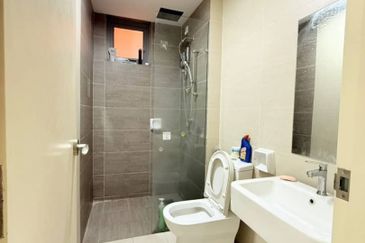 Gravit8 @ Klang South