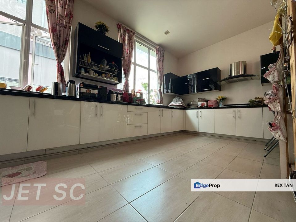 Kota Bayuemas Klang , Fully Renovated , Fully Extended , 3 Storey Bungalow House For Sales, Selangor, Klang