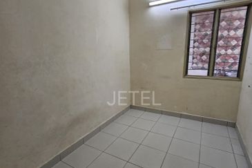 Pangsapuri Akasia, Bandar Botanic