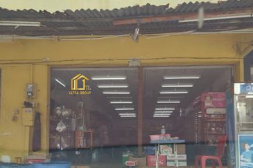 West Port, Pulau Indah