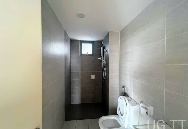 Adria Residence @ Gravit8