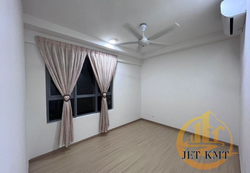 Gravit8 @ Klang South