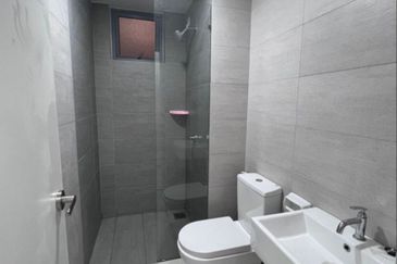 Gravit8 @ Klang South