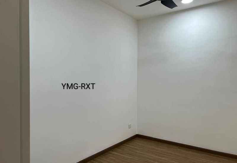 The Tresor @ Gravit 8 *