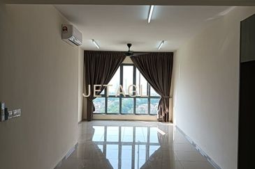 Gravit8 @ Klang South