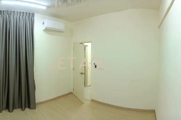 Gravit8 @ Klang South