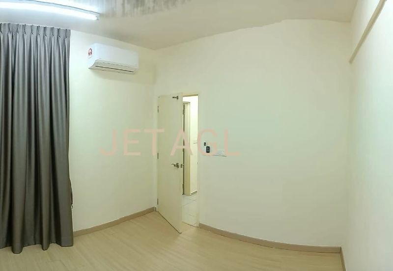 Gravit8 @ Klang South