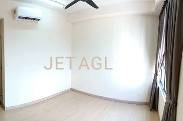 Gravit8 @ Klang South