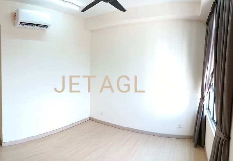 Gravit8 @ Klang South