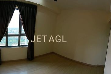 Gravit8 @ Klang South