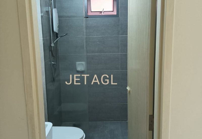 Gravit8 @ Klang South