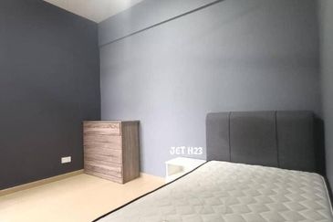 Gravit8 @ Klang South