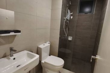 Gravit8 @ Klang South