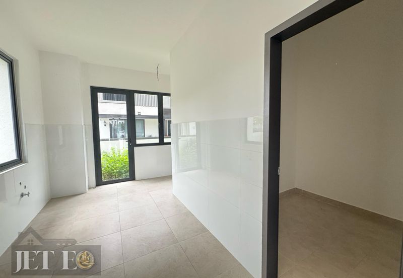 Bandar Tropicana Aman