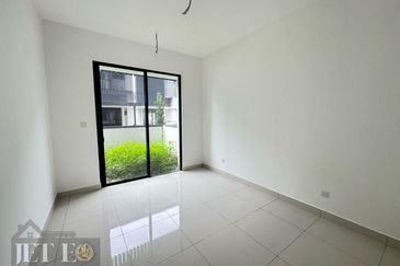 Bandar Tropicana Aman