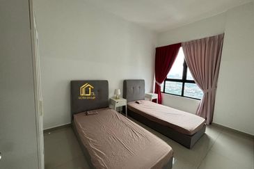 I Residence @ I City