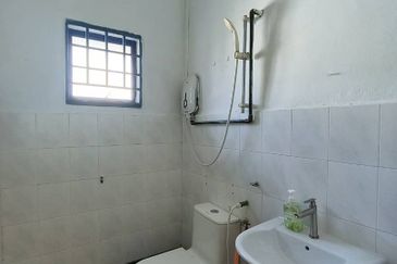 To Sale Taman bersatu kulai, semi D