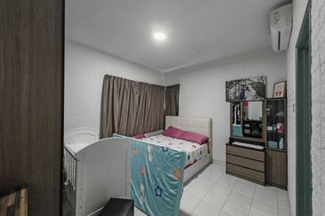 Bistari Impian Apartment @ Larkin