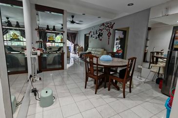 Bistari Impian Apartment @ Larkin