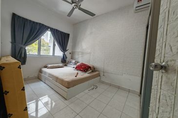 Bistari Impian Apartment @ Larkin