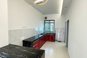 To Sale Senai Scientex corner lot