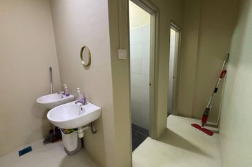 Akademik Suite @ Mount Austin