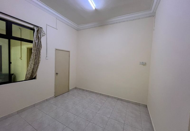 To Sale Jalan Anggerik Kulai Utama