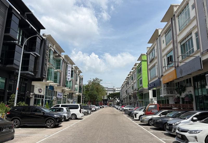 Pusat Perdagangan Danga Utama