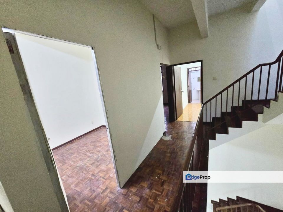 To Rent Taman sri Intan, 3 storey terrace house, Johor, Johor Bahru