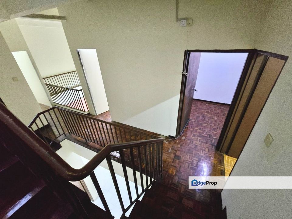 To Rent Taman sri Intan, 3 storey terrace house, Johor, Johor Bahru