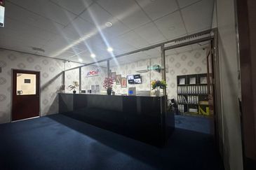 shoplot for sales/rent  i park@ senai