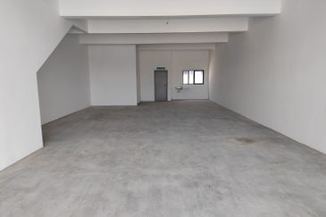 shoplot for sales/rent  i park@ senai