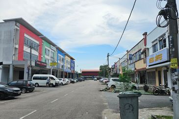 Jalan Gelang Patah
