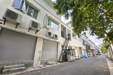 FOR RENT Shoplot Office Taman Bunga Kantan Kajang