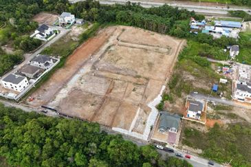 🔥 PREMIUM BUNGALOW LOTS FOR SALE – ADJACENT TO PRESINT 17, PUTRAJAYA 🔥