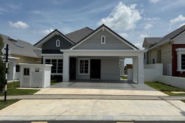 FOR SALE {Brand New} 1.5-Storey Bungalow in Semenyih’s Fastest-Growing Township