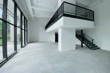 Q Avenue, Queensville