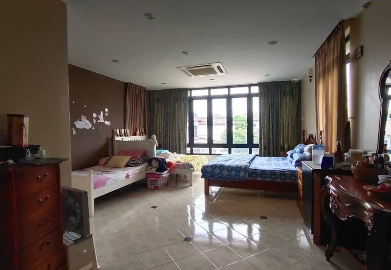 Jalan Suasana @ Tun Hussein Onn