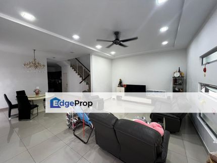 Double storey cluster for sale @ jalan seri austin citrine , Johor, Johor Bahru