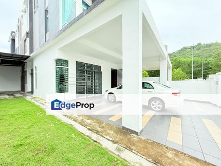 3 storey cluster house For Sale @ Nusa sentral iskandar Puteri , Johor, 