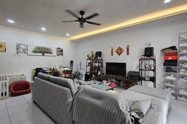 Jalan Setia Tropika 5/4