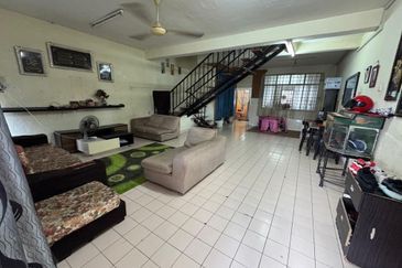 Jalan Bukit Kempas Utama